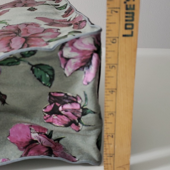 Fabulous Betsey Johnson Big Bow Denim Rose Print Shoulder Straps Tote - Picture 14 of 15